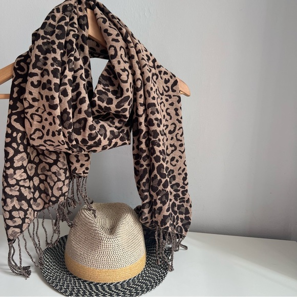 Silence + noise scarf - Picture 5 of 6